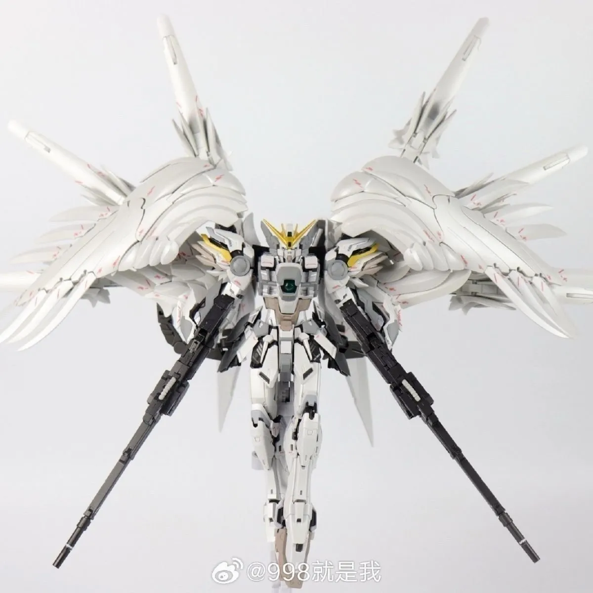 Daban 8827 Wing Gundam Snow White Prelude | Daban | 1/100 Preorder